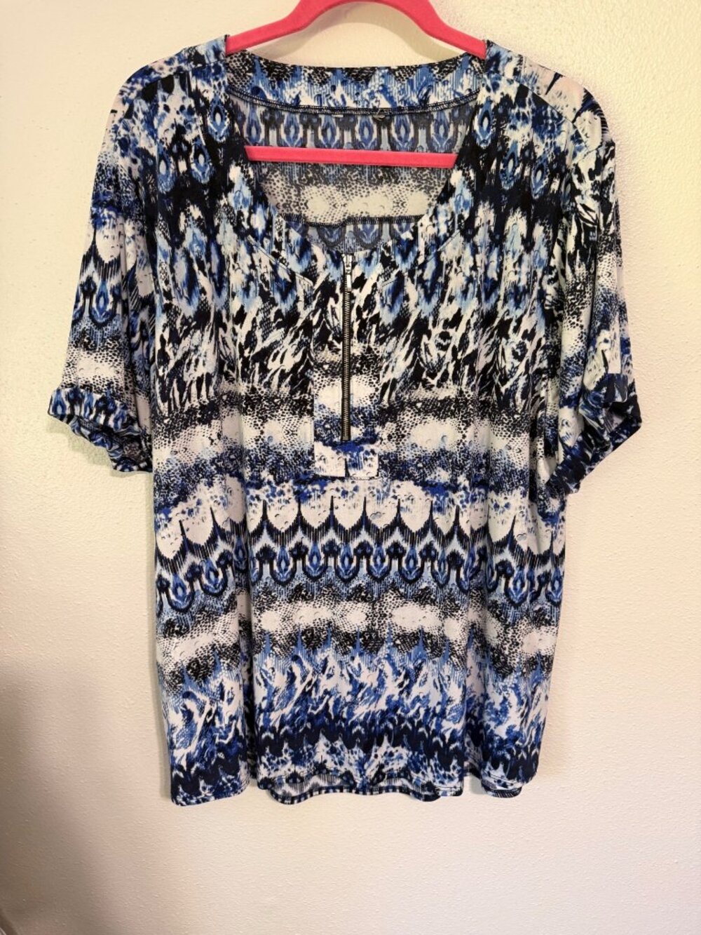 Womans Blue White Tribal Ikat Abstract Print 1/2 Zip Front Top Size 3X